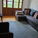 Geneva Gem Spacious Apt For 4 Inc Free Bus Pass